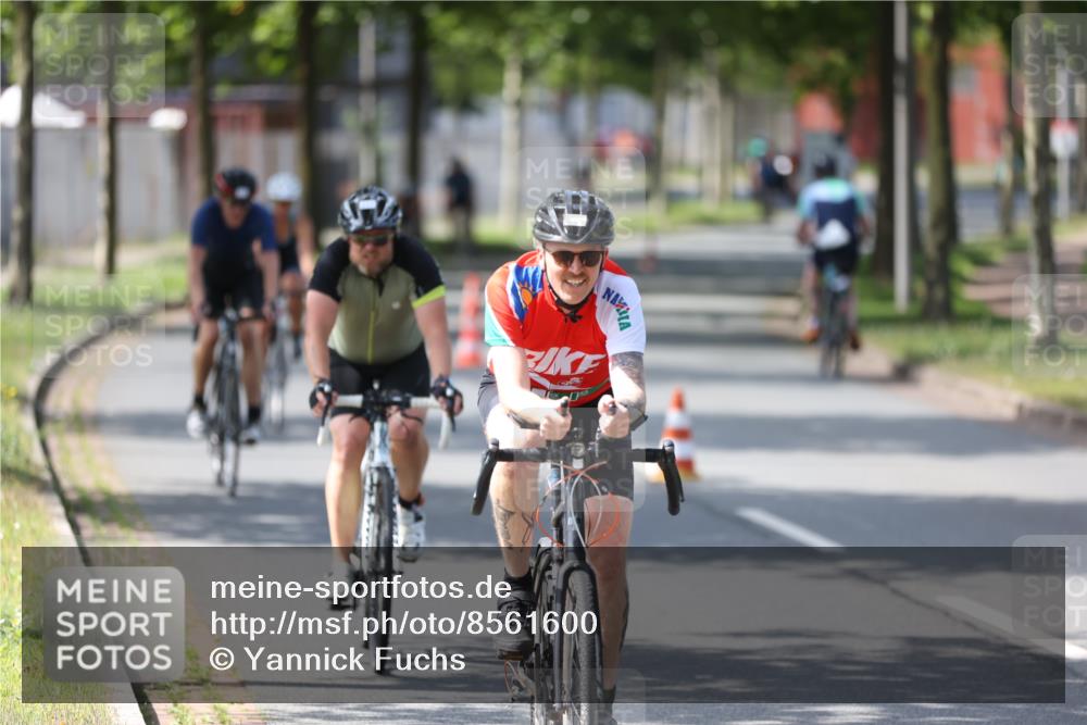 10.08.2025 - GEWOBA Citytriathlon Bremen Yannick Fuchs http://msf.ph/oto/8561600 10.08.2025 14:23:17 Radfahren 99, 154, 163, 200, 209, 213, 222, 225, 249, 251, 423, 431, 478, 480 meine-sportfotos.de