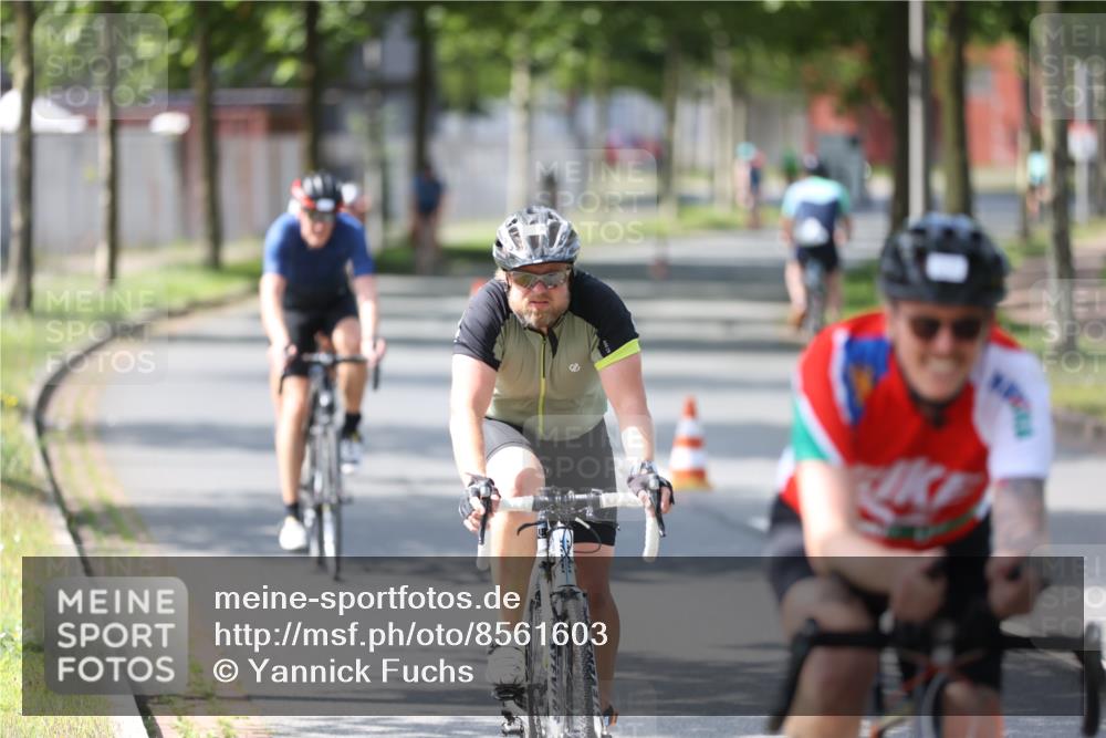 10.08.2025 - GEWOBA Citytriathlon Bremen Yannick Fuchs http://msf.ph/oto/8561603 10.08.2025 14:23:17 Radfahren 99, 154, 163, 200, 209, 213, 222, 225, 249, 251, 423, 431, 478, 480 meine-sportfotos.de