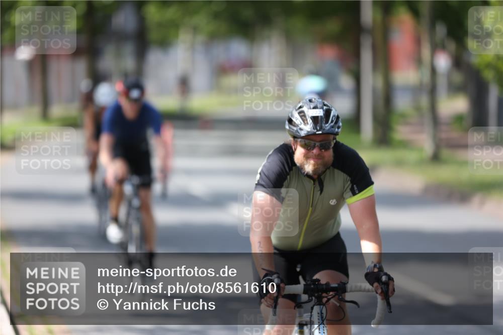 10.08.2025 - GEWOBA Citytriathlon Bremen Yannick Fuchs http://msf.ph/oto/8561610 10.08.2025 14:23:18 Radfahren 99, 154, 163, 200, 209, 213, 222, 225, 249, 251, 317, 423, 431, 478, 480 meine-sportfotos.de
