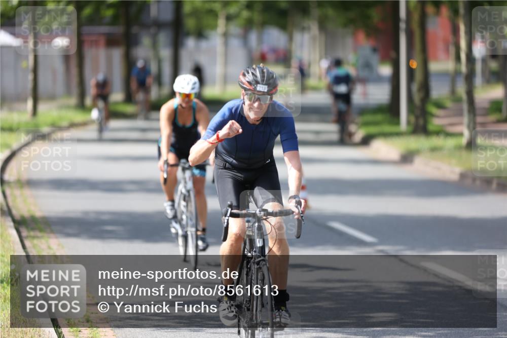 10.08.2025 - GEWOBA Citytriathlon Bremen Yannick Fuchs http://msf.ph/oto/8561613 10.08.2025 14:23:18 Radfahren 99, 154, 163, 200, 209, 213, 222, 225, 249, 251, 317, 423, 431, 478, 480 meine-sportfotos.de