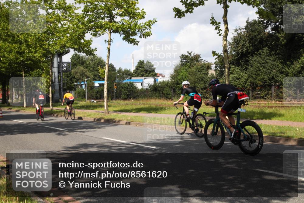 10.08.2025 - GEWOBA Citytriathlon Bremen Yannick Fuchs http://msf.ph/oto/8561620 10.08.2025 12:19:10 Radfahren 709, 750, 804, 978, 982 meine-sportfotos.de