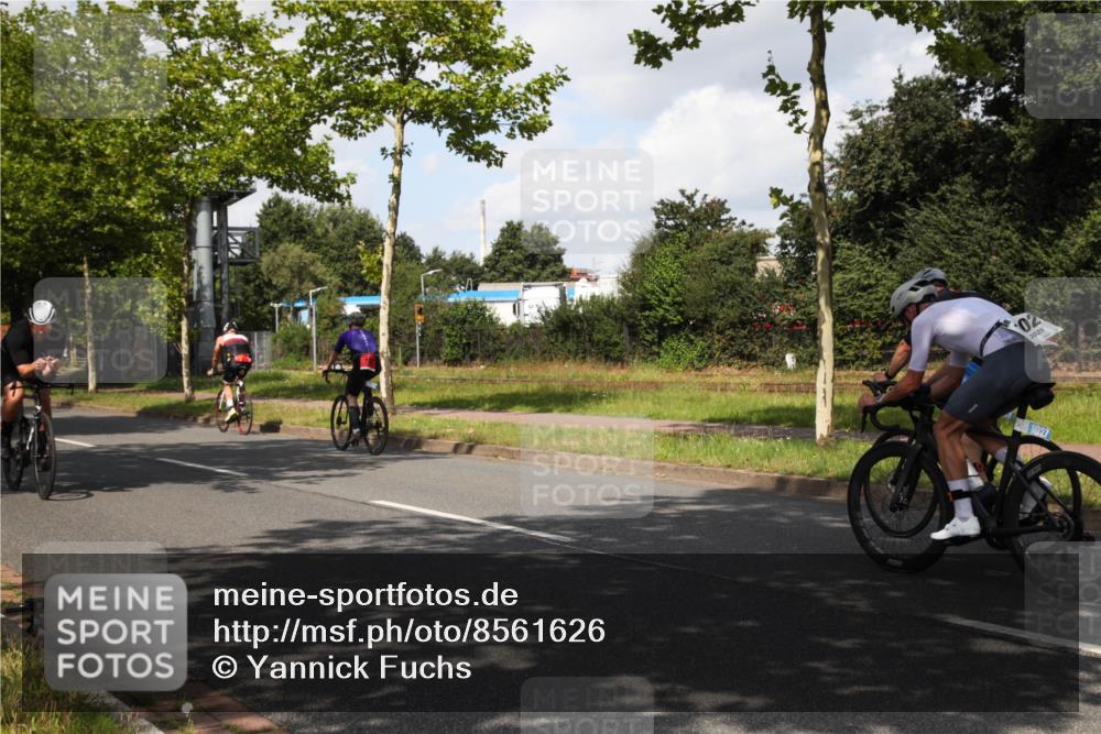 10.08.2025 - GEWOBA Citytriathlon Bremen Yannick Fuchs http://msf.ph/oto/8561626 10.08.2025 12:19:15 Radfahren 709, 750, 762, 804, 1033 meine-sportfotos.de