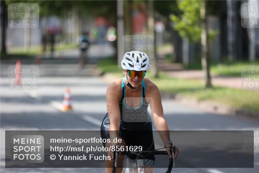 10.08.2025 - GEWOBA Citytriathlon Bremen Yannick Fuchs http://msf.ph/oto/8561629 10.08.2025 14:23:20 Radfahren 99, 154, 163, 200, 209, 213, 222, 225, 249, 250, 251, 317, 423, 431, 478, 480 meine-sportfotos.de