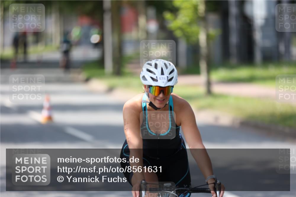 10.08.2025 - GEWOBA Citytriathlon Bremen Yannick Fuchs http://msf.ph/oto/8561631 10.08.2025 14:23:20 Radfahren 99, 154, 163, 200, 209, 213, 222, 225, 249, 250, 251, 317, 423, 431, 478, 480 meine-sportfotos.de