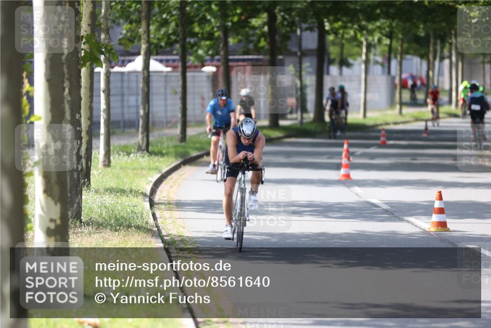 10.08.2025 - GEWOBA Citytriathlon Bremen Yannick Fuchs http://msf.ph/oto/8561640 10.08.2025 14:23:22 Radfahren 99, 154, 200, 209, 213, 222, 225, 250, 251, 317, 423, 431, 478, 480 meine-sportfotos.de