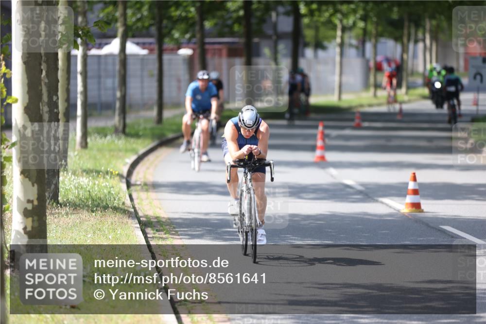 10.08.2025 - GEWOBA Citytriathlon Bremen Yannick Fuchs http://msf.ph/oto/8561641 10.08.2025 14:23:22 Radfahren 99, 154, 200, 209, 213, 222, 225, 250, 251, 317, 423, 431, 478, 480 meine-sportfotos.de