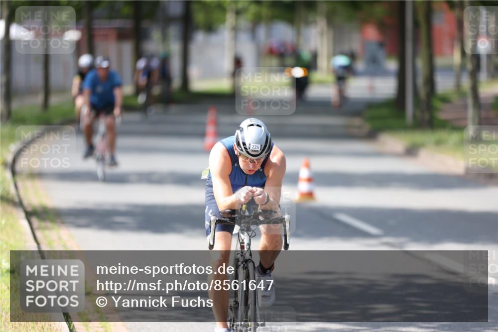 10.08.2025 - GEWOBA Citytriathlon Bremen Yannick Fuchs http://msf.ph/oto/8561647 10.08.2025 14:23:23 Radfahren 99, 154, 200, 209, 213, 222, 225, 250, 251, 317, 423, 431, 478, 480 meine-sportfotos.de