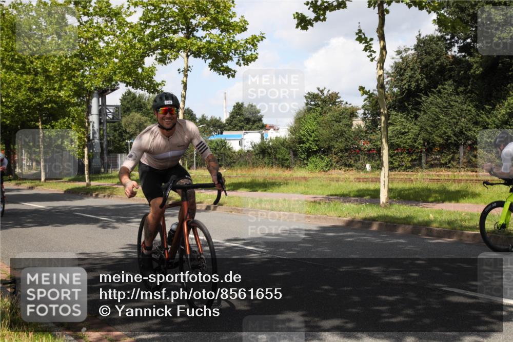 10.08.2025 - GEWOBA Citytriathlon Bremen Yannick Fuchs http://msf.ph/oto/8561655 10.08.2025 12:19:39 Radfahren 554, 719, 749, 872, 1033 meine-sportfotos.de