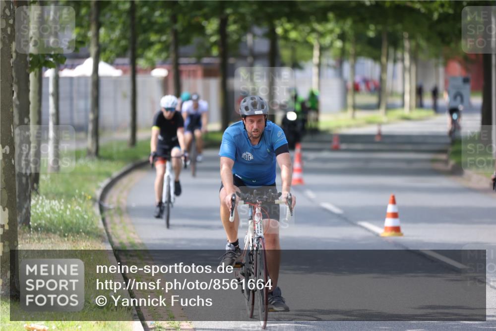 10.08.2025 - GEWOBA Citytriathlon Bremen Yannick Fuchs http://msf.ph/oto/8561664 10.08.2025 14:23:25 Radfahren 99, 154, 200, 209, 213, 222, 225, 250, 251, 317, 423, 478, 480 meine-sportfotos.de
