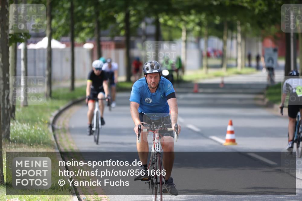 10.08.2025 - GEWOBA Citytriathlon Bremen Yannick Fuchs http://msf.ph/oto/8561666 10.08.2025 14:23:25 Radfahren 99, 154, 200, 209, 213, 222, 225, 250, 251, 317, 423, 478, 480 meine-sportfotos.de