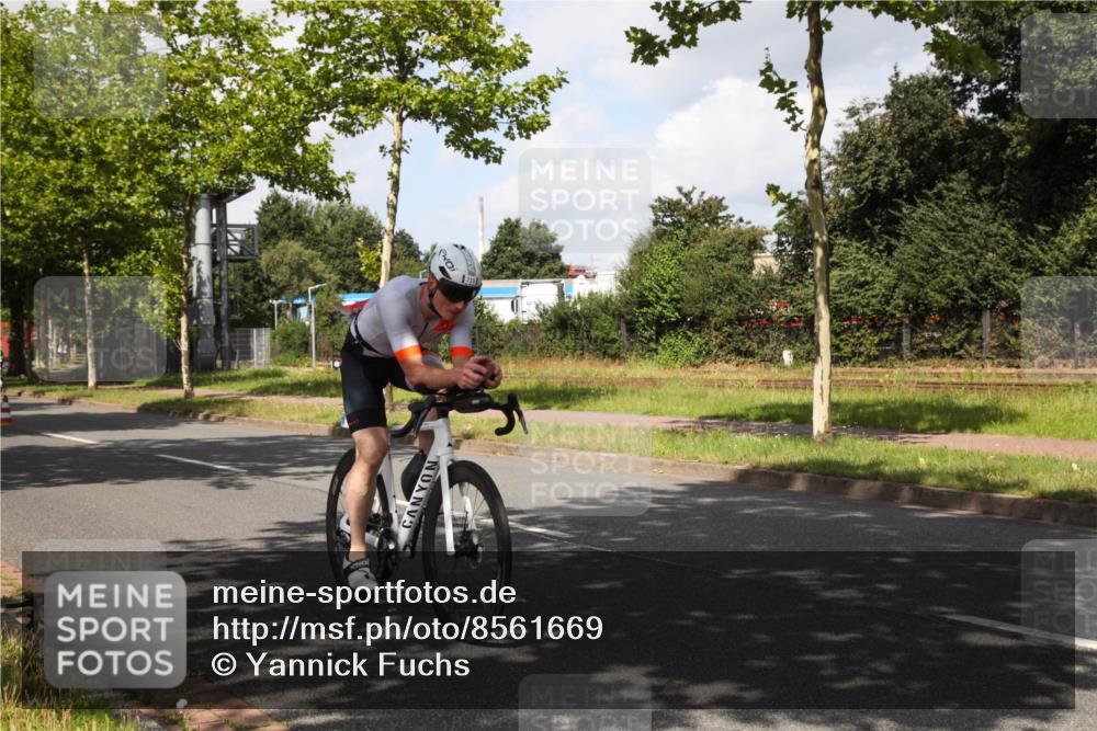 10.08.2025 - GEWOBA Citytriathlon Bremen Yannick Fuchs http://msf.ph/oto/8561669 10.08.2025 12:19:48 Radfahren 554, 719, 739, 749, 764, 841 meine-sportfotos.de