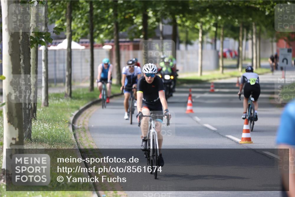 10.08.2025 - GEWOBA Citytriathlon Bremen Yannick Fuchs http://msf.ph/oto/8561674 10.08.2025 14:23:26 Radfahren 99, 154, 200, 205, 209, 213, 222, 225, 250, 251, 317, 478, 480 meine-sportfotos.de