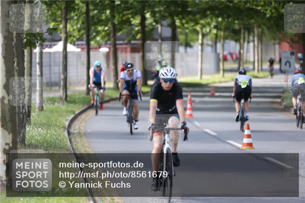 10.08.2025 - GEWOBA Citytriathlon Bremen Yannick Fuchs http://msf.ph/oto/8561679 10.08.2025 14:23:27 Radfahren 99, 154, 200, 205, 209, 213, 222, 225, 250, 251, 317, 478 meine-sportfotos.de