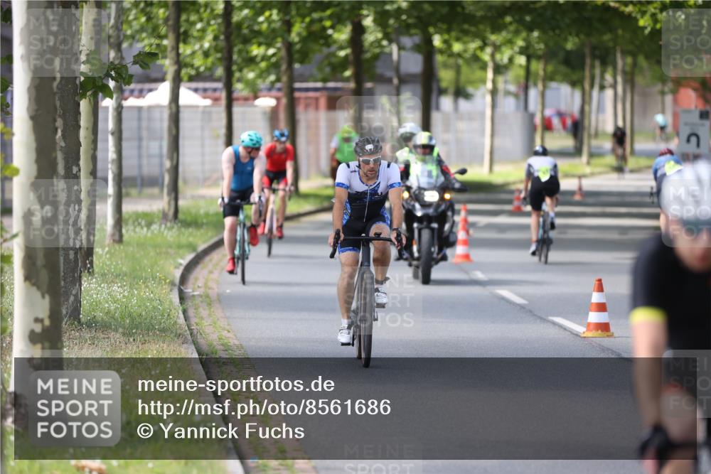 10.08.2025 - GEWOBA Citytriathlon Bremen Yannick Fuchs http://msf.ph/oto/8561686 10.08.2025 14:23:28 Radfahren 99, 154, 200, 205, 209, 213, 225, 234, 250, 251, 317, 478 meine-sportfotos.de