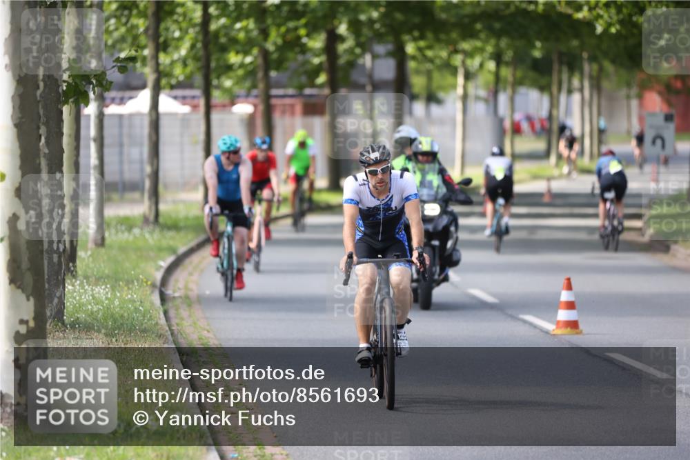 10.08.2025 - GEWOBA Citytriathlon Bremen Yannick Fuchs http://msf.ph/oto/8561693 10.08.2025 14:23:28 Radfahren 99, 154, 200, 205, 209, 213, 225, 234, 250, 251, 317, 478 meine-sportfotos.de