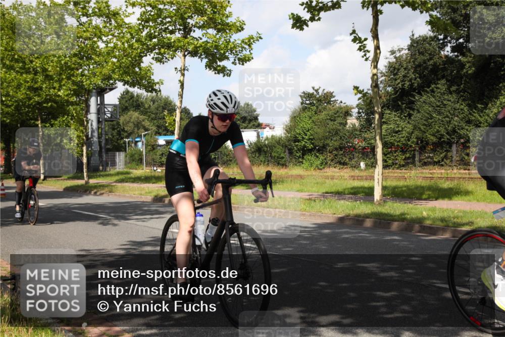 10.08.2025 - GEWOBA Citytriathlon Bremen Yannick Fuchs http://msf.ph/oto/8561696 10.08.2025 12:20:07 Radfahren 565, 570, 639, 739, 764, 782, 784, 841, 844, 892, 920, 1027 meine-sportfotos.de
