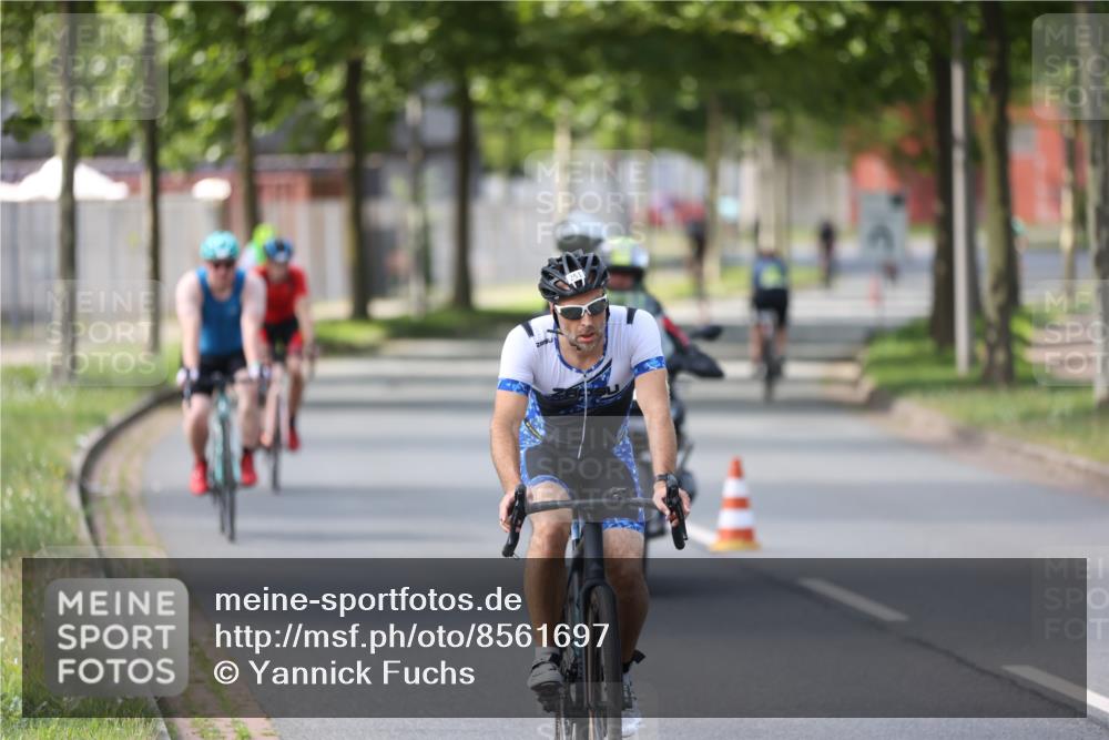 10.08.2025 - GEWOBA Citytriathlon Bremen Yannick Fuchs http://msf.ph/oto/8561697 10.08.2025 14:23:29 Radfahren 99, 154, 200, 205, 213, 225, 234, 250, 251, 317, 478 meine-sportfotos.de