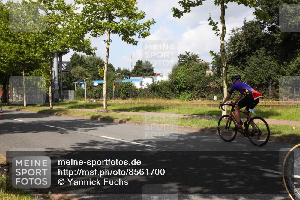 10.08.2025 - GEWOBA Citytriathlon Bremen Yannick Fuchs http://msf.ph/oto/8561700 10.08.2025 12:20:09 Radfahren 565, 570, 639, 720, 739, 764, 782, 784, 841, 844, 892, 920, 1027 meine-sportfotos.de