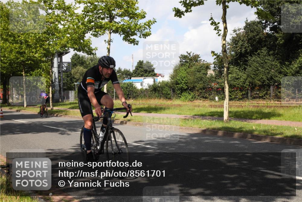 10.08.2025 - GEWOBA Citytriathlon Bremen Yannick Fuchs http://msf.ph/oto/8561701 10.08.2025 12:20:11 Radfahren 565, 570, 639, 720, 739, 764, 782, 784, 841, 844, 892, 920, 1027 meine-sportfotos.de