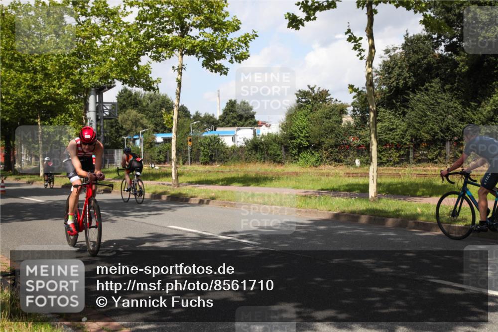 10.08.2025 - GEWOBA Citytriathlon Bremen Yannick Fuchs http://msf.ph/oto/8561710 10.08.2025 12:20:16 Radfahren 565, 570, 596, 639, 720, 782, 784, 844, 892, 920, 1027 meine-sportfotos.de