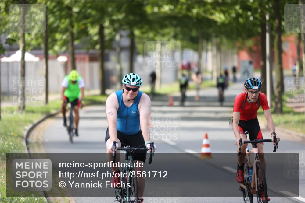 10.08.2025 - GEWOBA Citytriathlon Bremen Yannick Fuchs http://msf.ph/oto/8561712 10.08.2025 14:23:31 Radfahren 99, 154, 158, 200, 205, 225, 234, 250, 251, 317 meine-sportfotos.de