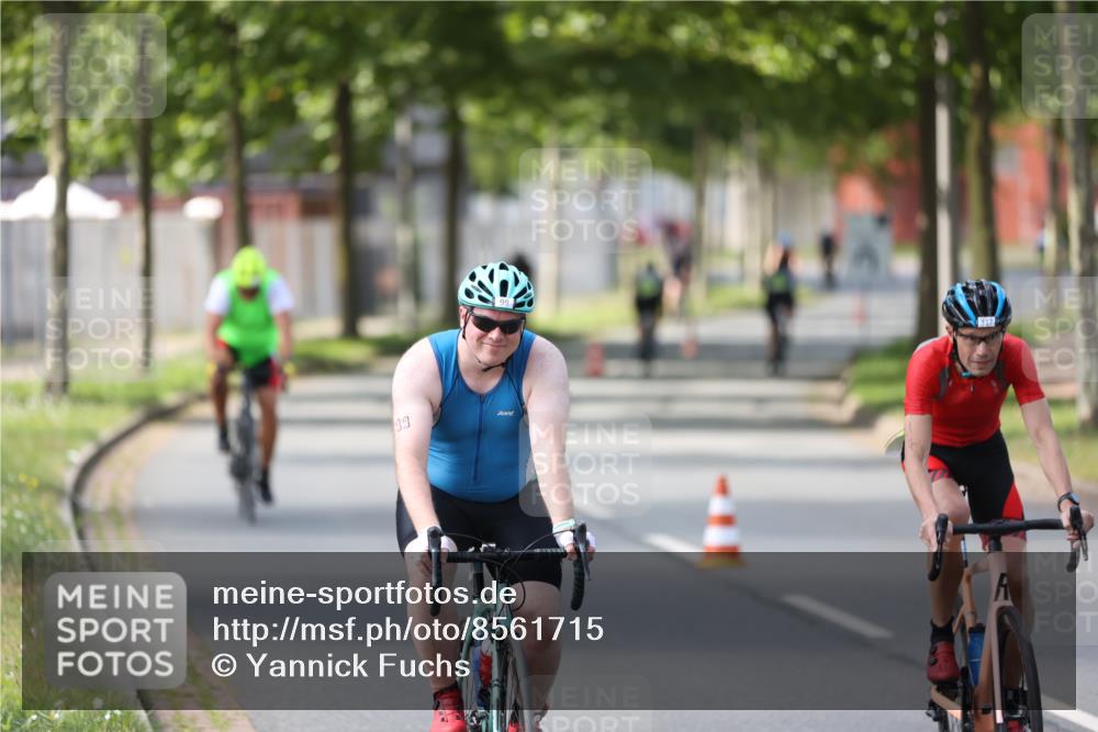 10.08.2025 - GEWOBA Citytriathlon Bremen Yannick Fuchs http://msf.ph/oto/8561715 10.08.2025 14:23:31 Radfahren 99, 154, 158, 200, 205, 225, 234, 250, 251, 317 meine-sportfotos.de