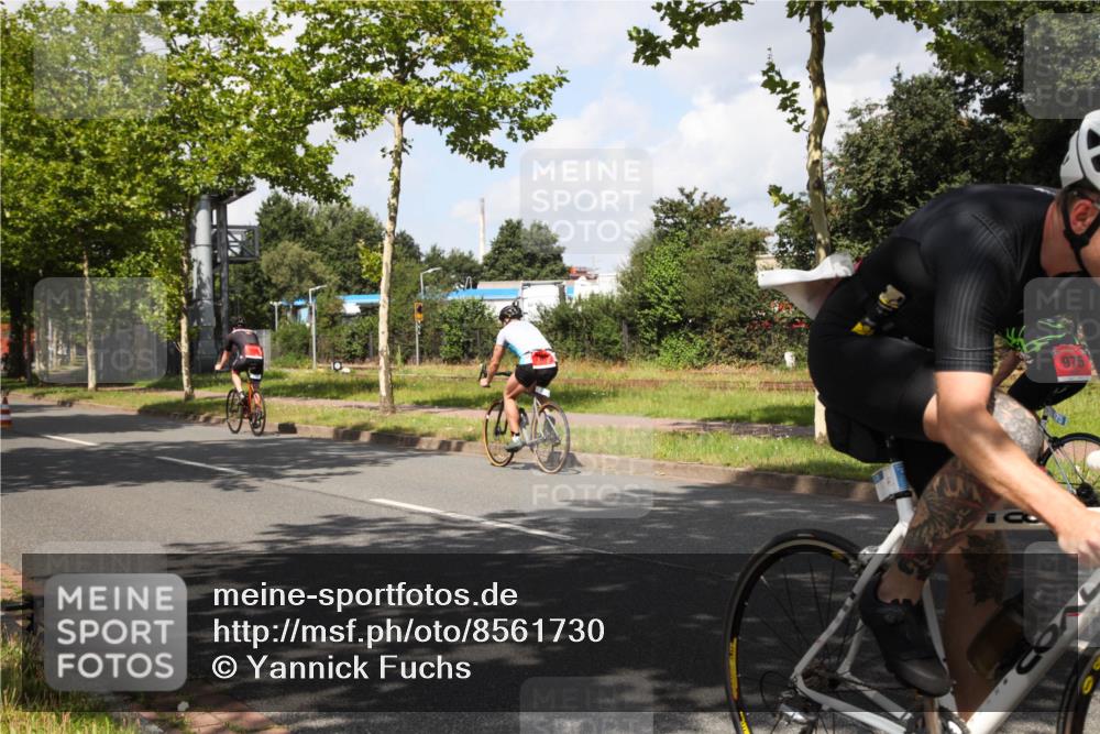 10.08.2025 - GEWOBA Citytriathlon Bremen Yannick Fuchs http://msf.ph/oto/8561730 10.08.2025 12:20:22 Radfahren 563, 565, 570, 596, 631, 720, 734, 844, 892 meine-sportfotos.de