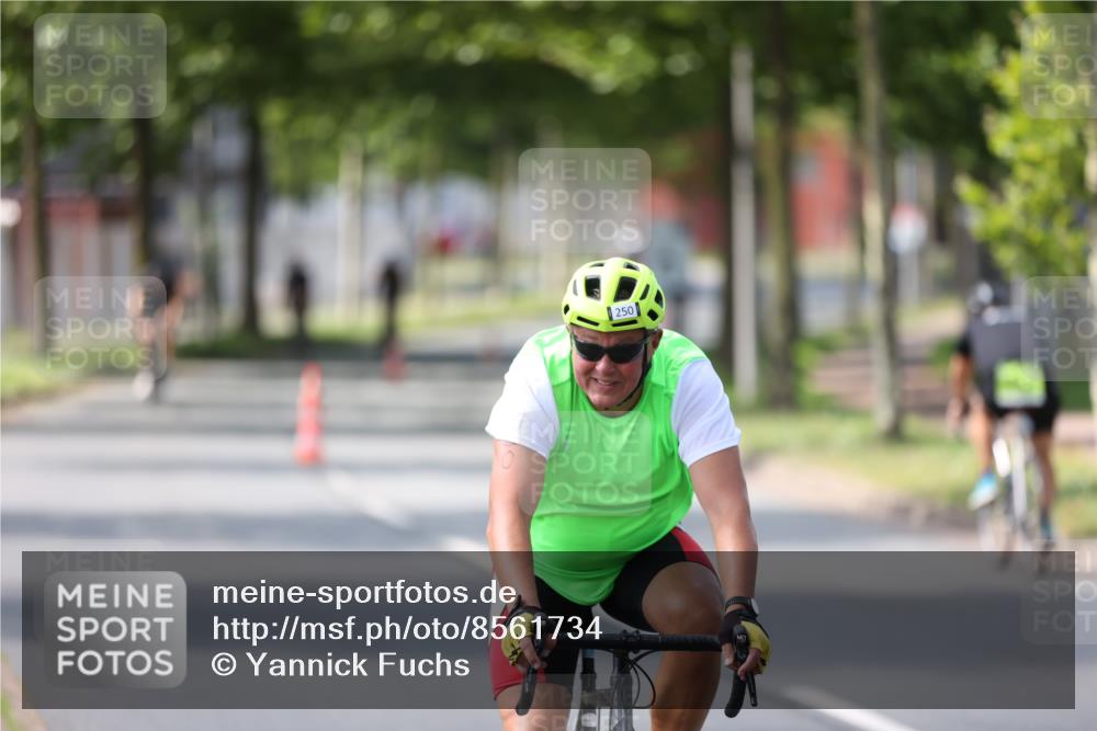 10.08.2025 - GEWOBA Citytriathlon Bremen Yannick Fuchs http://msf.ph/oto/8561734 10.08.2025 14:23:34 Radfahren 99, 154, 158, 200, 205, 225, 234, 250, 251, 317 meine-sportfotos.de