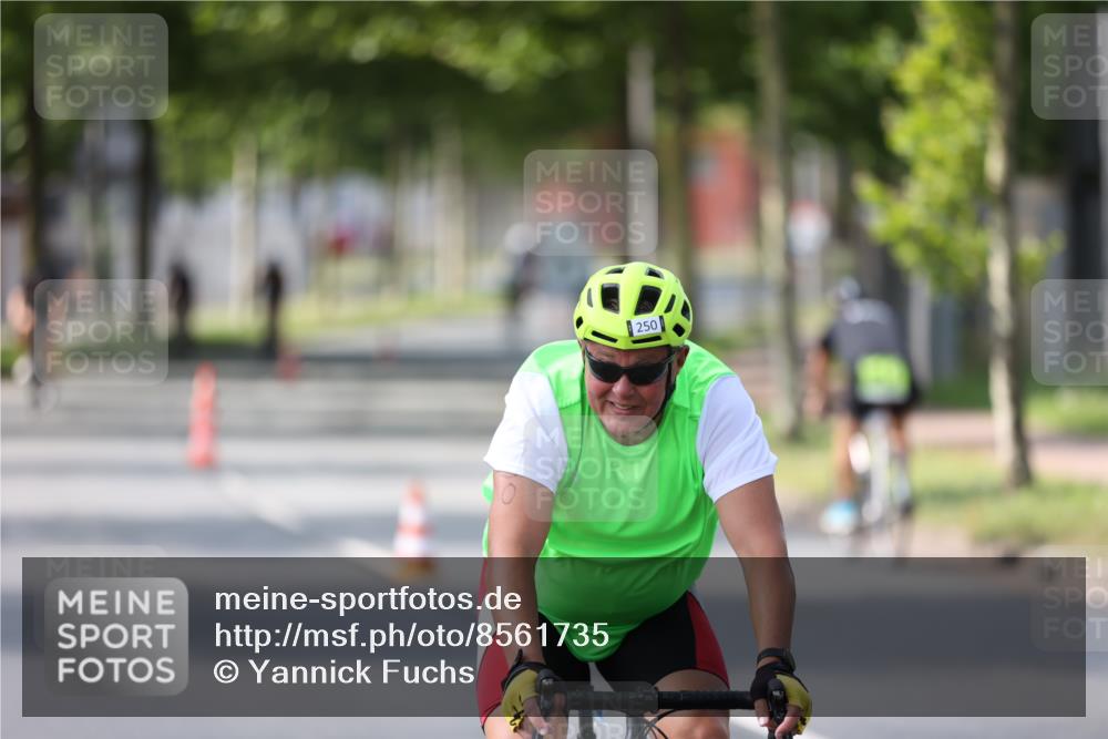 10.08.2025 - GEWOBA Citytriathlon Bremen Yannick Fuchs http://msf.ph/oto/8561735 10.08.2025 14:23:34 Radfahren 99, 154, 158, 200, 205, 225, 234, 250, 251, 317 meine-sportfotos.de