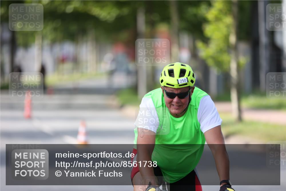 10.08.2025 - GEWOBA Citytriathlon Bremen Yannick Fuchs http://msf.ph/oto/8561738 10.08.2025 14:23:34 Radfahren 99, 154, 158, 200, 205, 225, 234, 250, 251, 317 meine-sportfotos.de