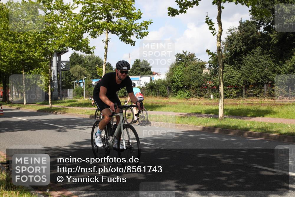 10.08.2025 - GEWOBA Citytriathlon Bremen Yannick Fuchs http://msf.ph/oto/8561743 10.08.2025 12:20:32 Radfahren 563, 565, 596, 631, 720, 734, 829, 900 meine-sportfotos.de