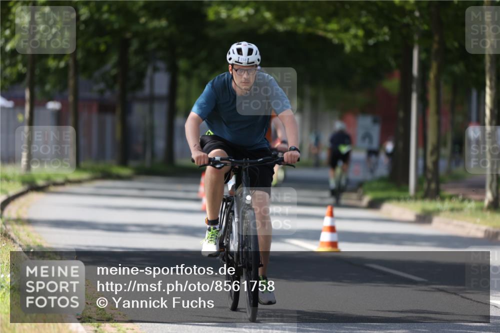 10.08.2025 - GEWOBA Citytriathlon Bremen Yannick Fuchs http://msf.ph/oto/8561758 10.08.2025 14:23:50 Radfahren 128, 158, 205, 221, 234 meine-sportfotos.de