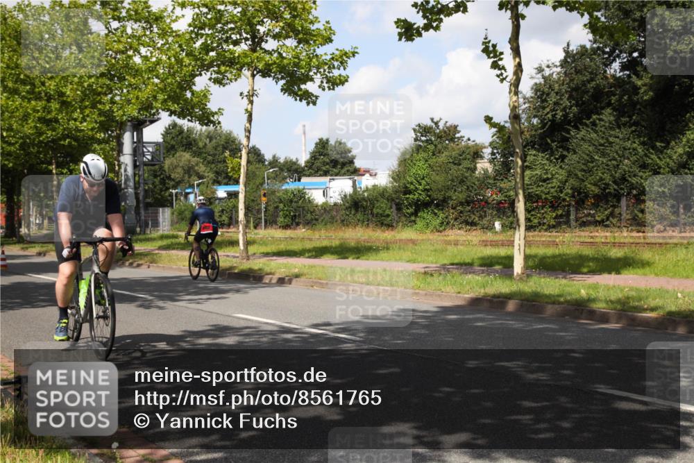 10.08.2025 - GEWOBA Citytriathlon Bremen Yannick Fuchs http://msf.ph/oto/8561765 10.08.2025 12:20:54 Radfahren 558, 581, 701, 772, 795, 899, 940, 1001 meine-sportfotos.de