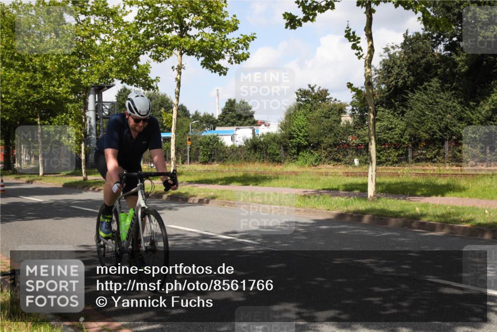 10.08.2025 - GEWOBA Citytriathlon Bremen Yannick Fuchs http://msf.ph/oto/8561766 10.08.2025 12:20:54 Radfahren 558, 581, 701, 772, 795, 899, 940, 1001 meine-sportfotos.de