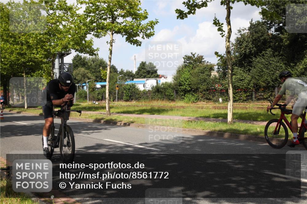 10.08.2025 - GEWOBA Citytriathlon Bremen Yannick Fuchs http://msf.ph/oto/8561772 10.08.2025 12:20:57 Radfahren 558, 581, 662, 701, 758, 772, 795, 899, 940, 969, 1001 meine-sportfotos.de