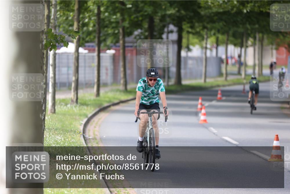 10.08.2025 - GEWOBA Citytriathlon Bremen Yannick Fuchs http://msf.ph/oto/8561778 10.08.2025 14:24:03 Radfahren 221 meine-sportfotos.de