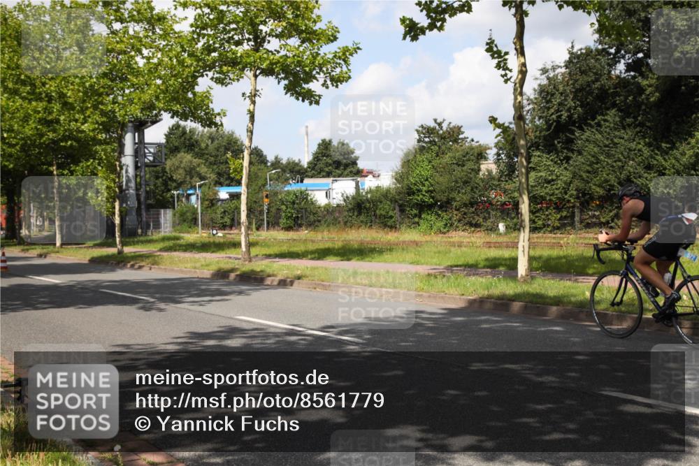 10.08.2025 - GEWOBA Citytriathlon Bremen Yannick Fuchs http://msf.ph/oto/8561779 10.08.2025 12:21:04 Radfahren 555, 558, 581, 662, 701, 758, 772, 795, 813, 869, 899, 969, 1001, 1002 meine-sportfotos.de