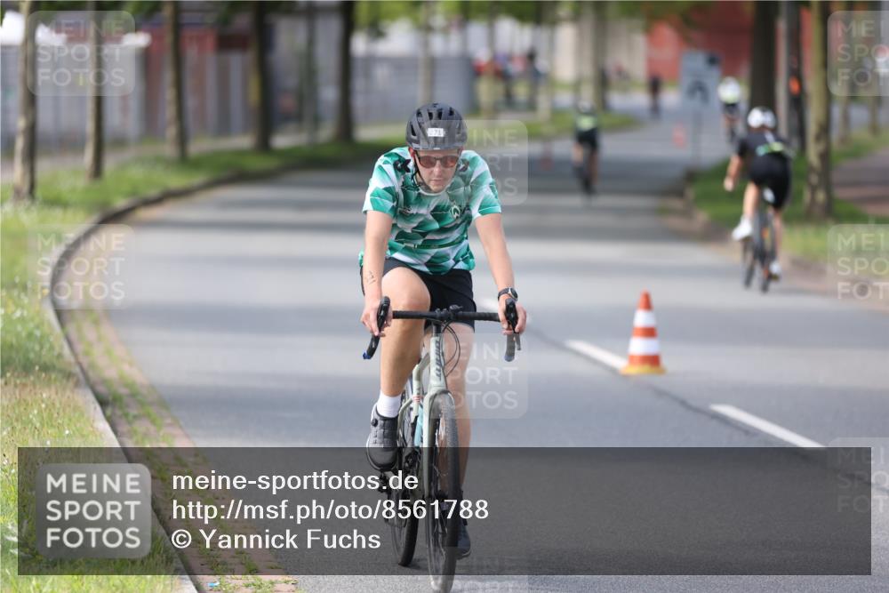 10.08.2025 - GEWOBA Citytriathlon Bremen Yannick Fuchs http://msf.ph/oto/8561788 10.08.2025 14:24:04 Radfahren 221 meine-sportfotos.de