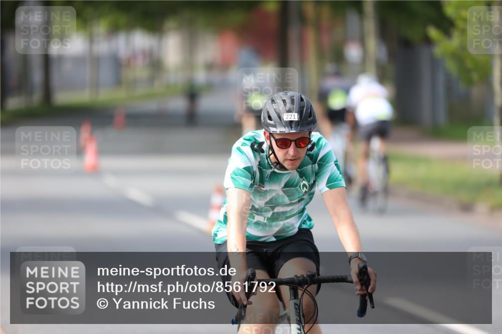 10.08.2025 - GEWOBA Citytriathlon Bremen Yannick Fuchs http://msf.ph/oto/8561792 10.08.2025 14:24:05 Radfahren 221, 474 meine-sportfotos.de