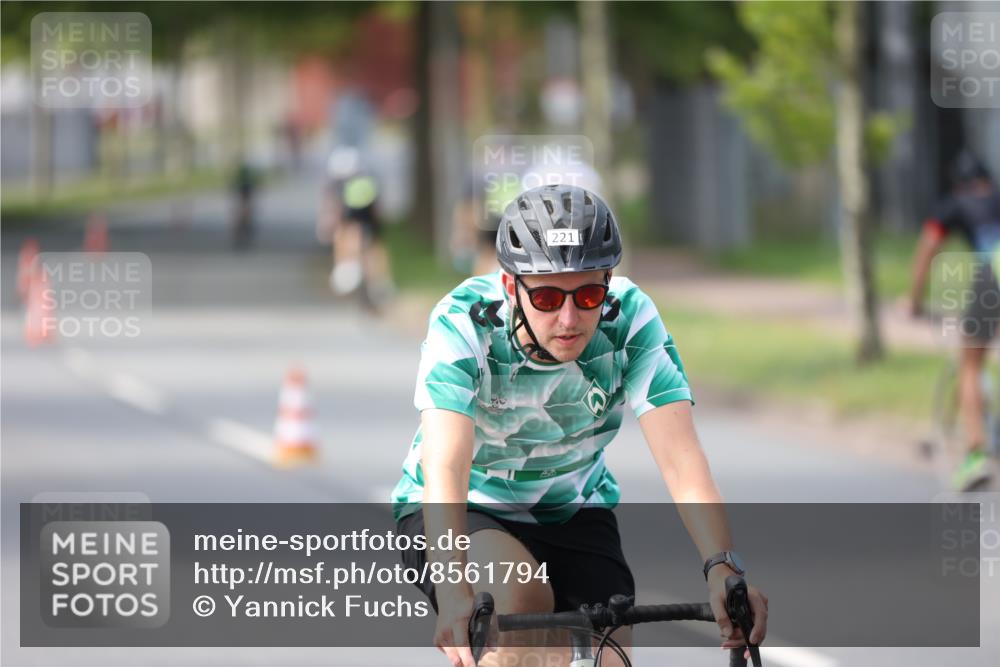 10.08.2025 - GEWOBA Citytriathlon Bremen Yannick Fuchs http://msf.ph/oto/8561794 10.08.2025 14:24:05 Radfahren 221, 474 meine-sportfotos.de