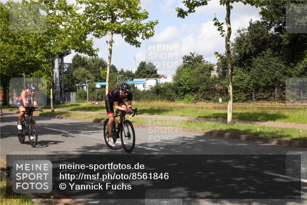 10.08.2025 - GEWOBA Citytriathlon Bremen Yannick Fuchs http://msf.ph/oto/8561846 10.08.2025 12:21:21 Radfahren 555, 618, 662, 758, 761, 785, 813, 869, 913, 949, 969, 975, 1002 meine-sportfotos.de