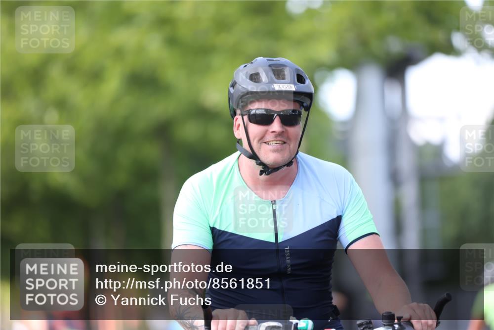 10.08.2025 - GEWOBA Citytriathlon Bremen Yannick Fuchs http://msf.ph/oto/8561851 10.08.2025 14:24:28 Radfahren 3, 169, 247, 298, 436, 474, 488 meine-sportfotos.de
