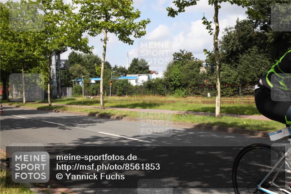 10.08.2025 - GEWOBA Citytriathlon Bremen Yannick Fuchs http://msf.ph/oto/8561853 10.08.2025 12:21:22 Radfahren 555, 618, 761, 785, 813, 869, 913, 949, 975, 1002 meine-sportfotos.de