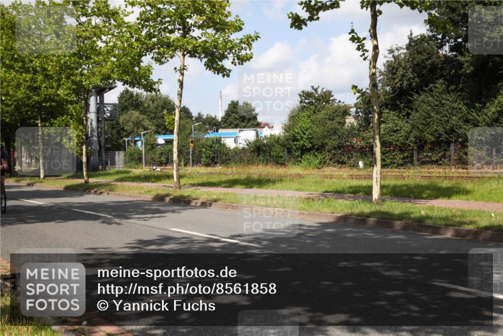 10.08.2025 - GEWOBA Citytriathlon Bremen Yannick Fuchs http://msf.ph/oto/8561858 10.08.2025 12:21:23 Radfahren 555, 618, 761, 785, 813, 869, 913, 949, 975, 1002 meine-sportfotos.de