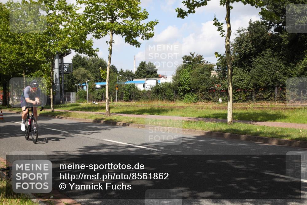 10.08.2025 - GEWOBA Citytriathlon Bremen Yannick Fuchs http://msf.ph/oto/8561862 10.08.2025 12:21:23 Radfahren 555, 618, 761, 785, 813, 869, 913, 949, 975, 1002 meine-sportfotos.de
