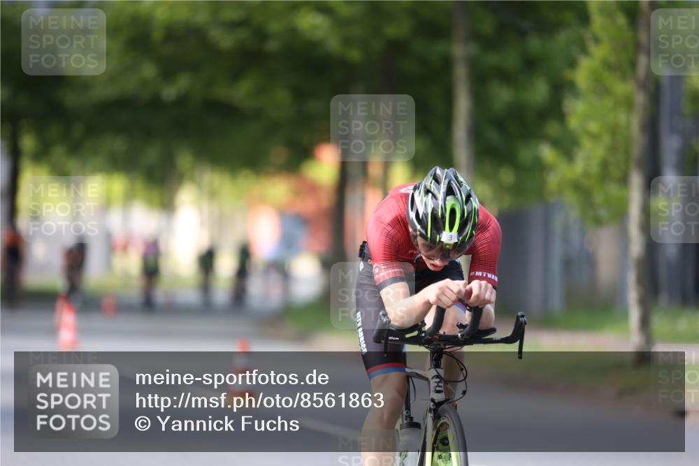 10.08.2025 - GEWOBA Citytriathlon Bremen Yannick Fuchs http://msf.ph/oto/8561863 10.08.2025 14:24:36 Radfahren 3, 165, 180, 247, 298, 488 meine-sportfotos.de