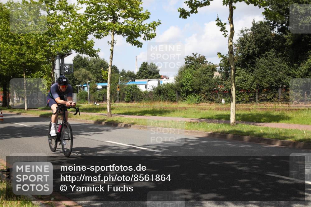 10.08.2025 - GEWOBA Citytriathlon Bremen Yannick Fuchs http://msf.ph/oto/8561864 10.08.2025 12:21:24 Radfahren 555, 618, 761, 785, 813, 913, 949, 975, 1002 meine-sportfotos.de