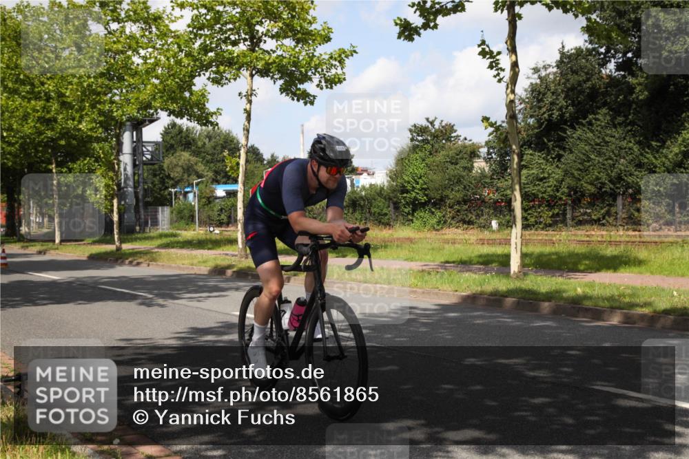 10.08.2025 - GEWOBA Citytriathlon Bremen Yannick Fuchs http://msf.ph/oto/8561865 10.08.2025 12:21:24 Radfahren 555, 618, 761, 785, 813, 913, 949, 975, 1002 meine-sportfotos.de