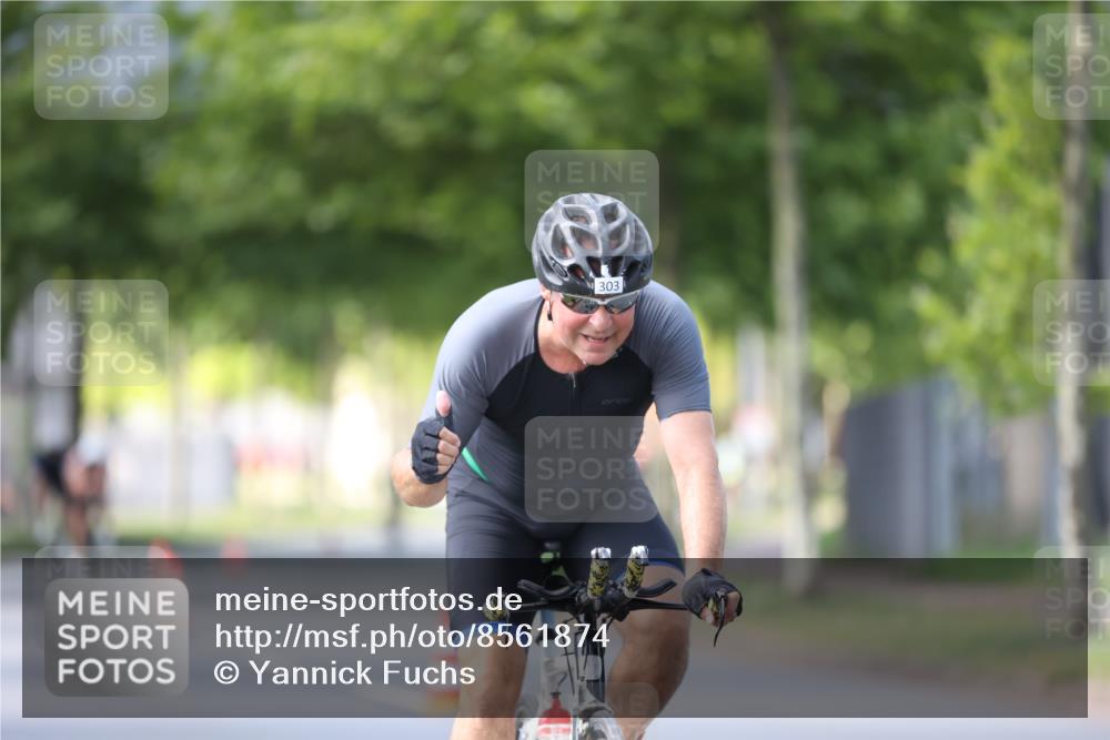 10.08.2025 - GEWOBA Citytriathlon Bremen Yannick Fuchs http://msf.ph/oto/8561874 10.08.2025 14:24:37 Radfahren 3, 165, 180, 247, 298, 332, 488 meine-sportfotos.de