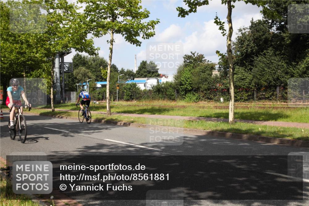 10.08.2025 - GEWOBA Citytriathlon Bremen Yannick Fuchs http://msf.ph/oto/8561881 10.08.2025 12:21:28 Radfahren 618, 761, 785, 913, 923, 949, 975 meine-sportfotos.de